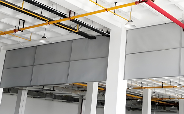 商场防烟分区常闭节点：榆阳挡烟垂壁高度与控制器接线图解