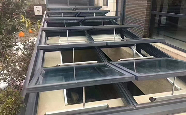 某轨道交通车辆维修车间榆阳排烟窗应用