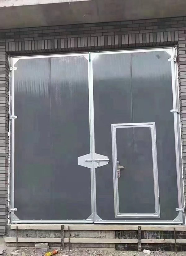 榆阳工业平开门在大型设备制造车间的应用实例